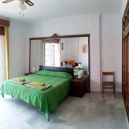Alojamento de Acomodação e Pequeno-almoço Villa Malaga 3*